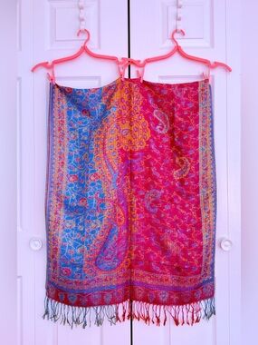 NWOT Reversible Paisley Pashmina-Style Scarf